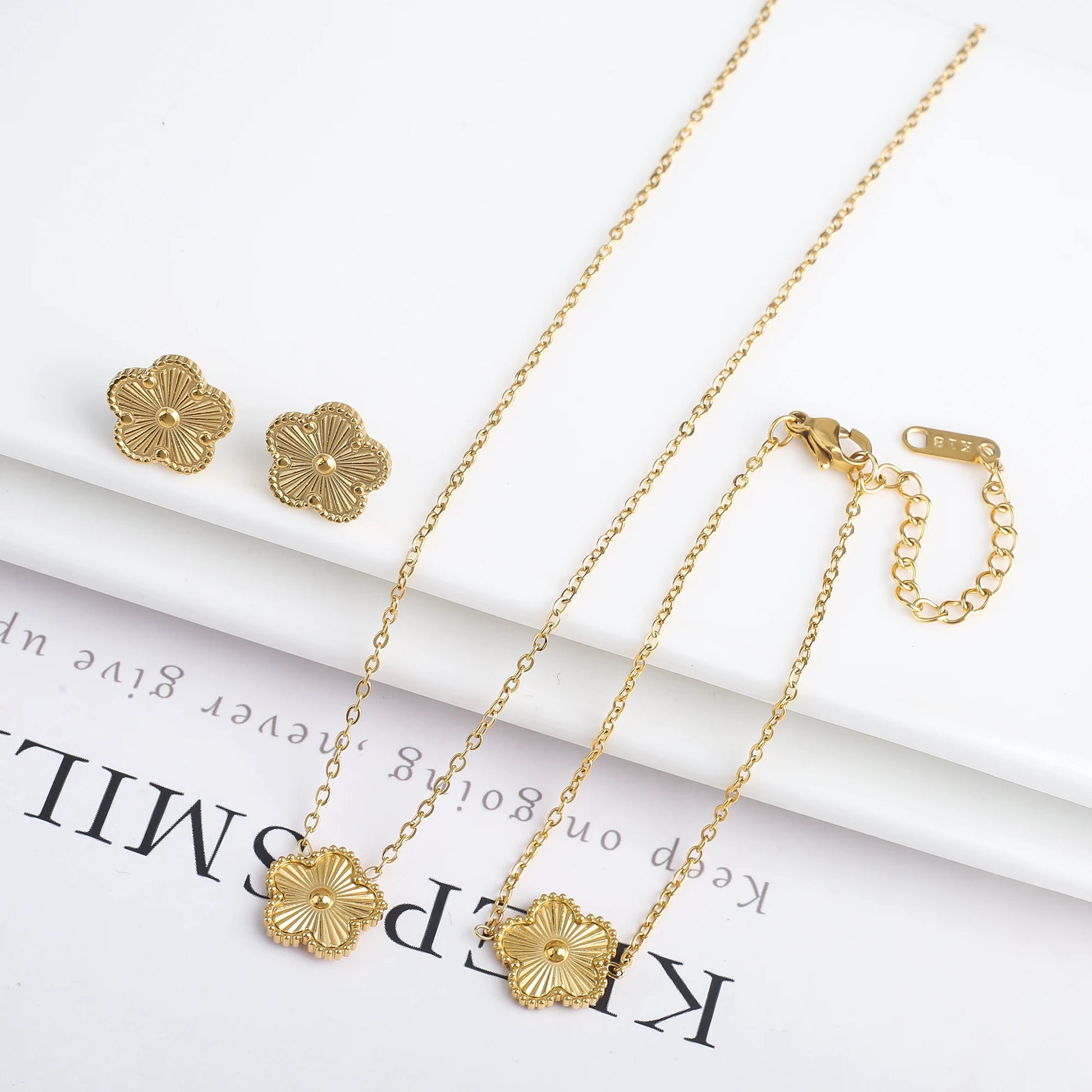 3Pcs 18k Gold-Plated Five-Leaf Flower Jewelry Set - AMAZEALL.STORE